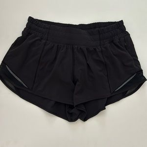 Lululemon Hotty Hot Low-Rise Lined Short 2.5” Size 6
